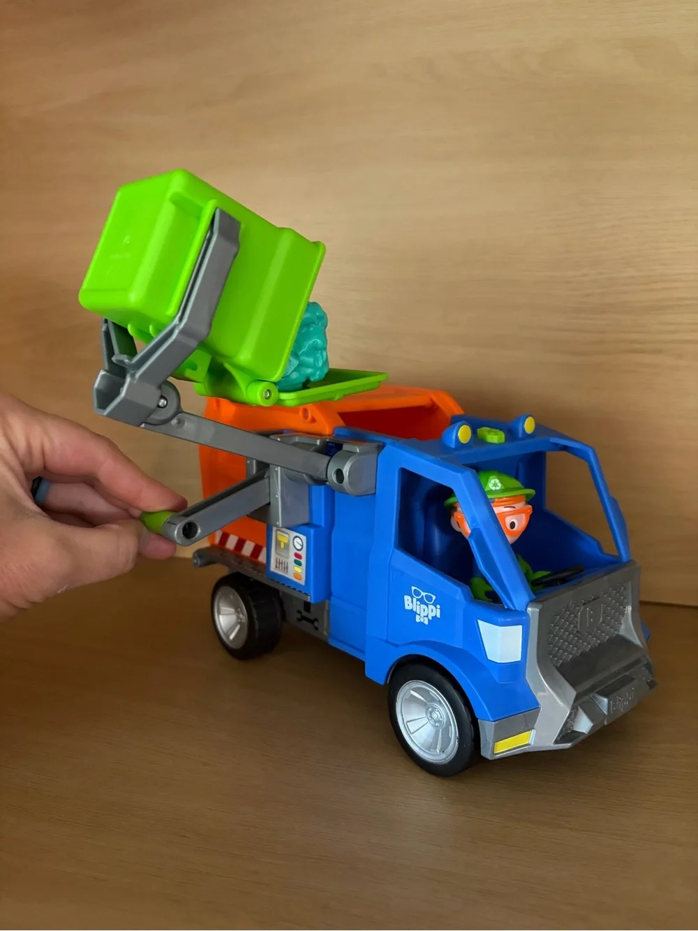 ✨$12✨Blippi Recycling Truck with Sound + Blippi Figure + Recycle Bin